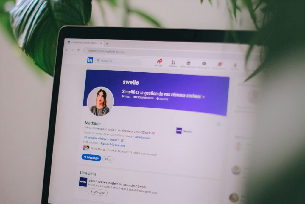 optimise linkedin profile with comet ai